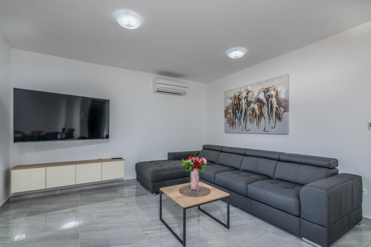 Apartments Elle Luxury Vantacici Malinska Zewnętrze zdjęcie